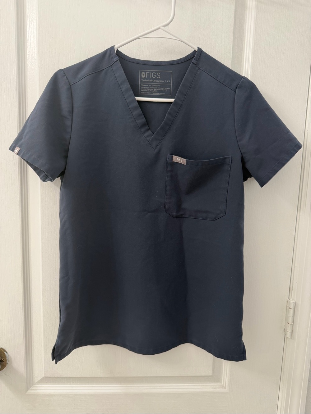Figs Catarina One-Pocket Dark Gray Scrub Top (Size XS) - Picture 6 of 11